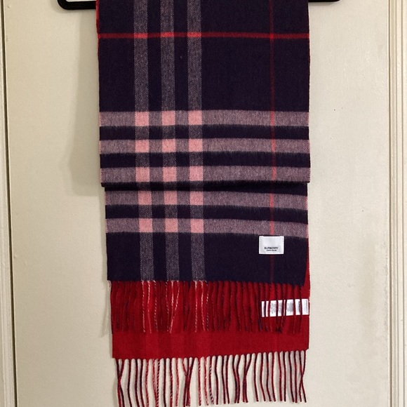 Burberry Cashmere Checkered Purple-Red Scarf NWOT - Picture 5 of 9